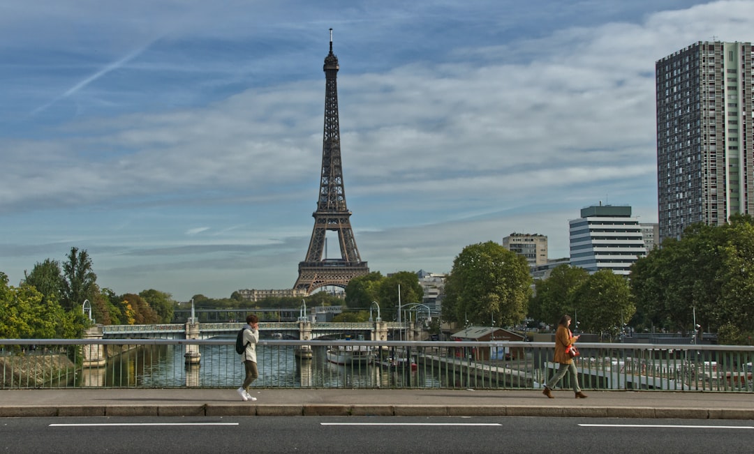 Detailed Reviews of the Top 10 Walking Tours in Paris